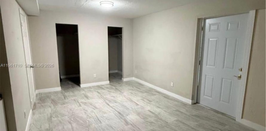 Immobilier commercial à Fort Lauderdale, Floride 1 chambre, 27.87 m2 № 2024515