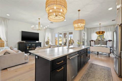 Adosado en venta en Saint Petersburg, Florida, 4 dormitorios, 204.38 m2 № 1524376 - foto 13