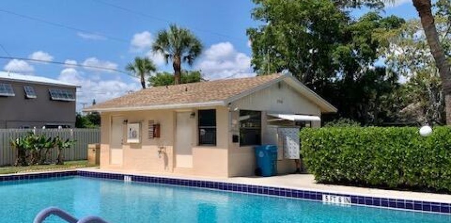 House in Boynton Beach, Florida 2 bedrooms, 122.63 sq.m. № 1146545