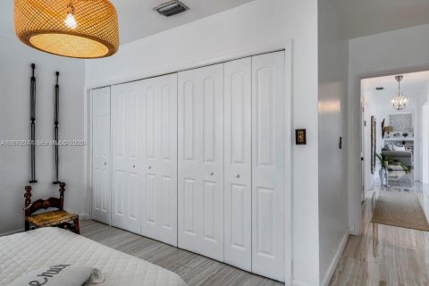 Снять в аренду виллу или дом в Майами-Бич, Флорида 2 спальни, 144.46м2, № 2046322 - фото 18