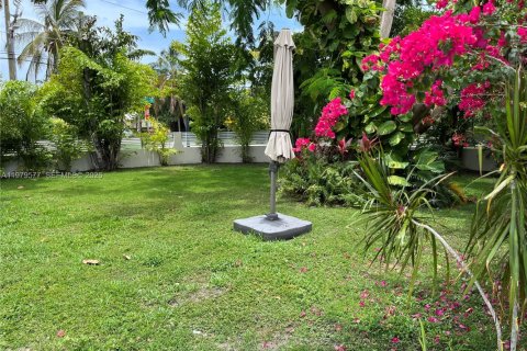 Снять в аренду виллу или дом в Майами-Бич, Флорида 2 спальни, 144.46м2, № 2046322 - фото 15