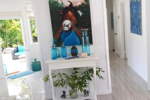 Снять в аренду виллу или дом в Майами-Бич, Флорида 2 спальни, 144.46м2, № 2046322 - фото 7