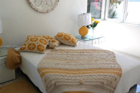 Снять в аренду виллу или дом в Майами-Бич, Флорида 2 спальни, 144.46м2, № 2046322 - фото 10