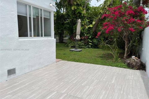 Снять в аренду виллу или дом в Майами-Бич, Флорида 2 спальни, 144.46м2, № 2046322 - фото 19
