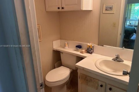 Condo in West Palm Beach, Florida, 2 bedrooms  № 1816328 - photo 12