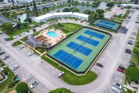 Condo in West Palm Beach, Florida, 2 bedrooms  № 1816328 - photo 22