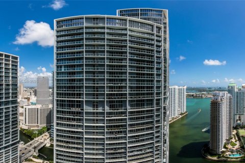 Condo in Miami, Florida, 2 bedrooms  № 1956825 - photo 2