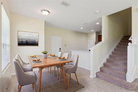 Townhouse in Orlando, Florida 3 bedrooms, 191.29 sq.m. № 2222986 - photo 5