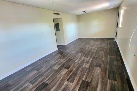 Apartamento en alquiler en Tampa, Florida, 2 dormitorios, 69.68 m2 № 1807275 - foto 5