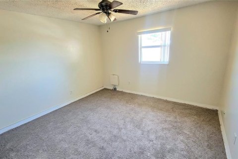 Apartamento en alquiler en Tampa, Florida, 2 dormitorios, 69.68 m2 № 1807275 - foto 9