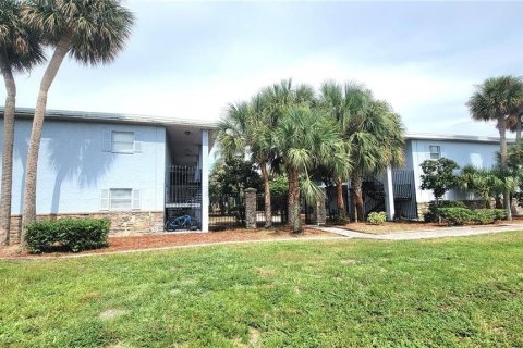 Apartamento en alquiler en Tampa, Florida, 2 dormitorios, 69.68 m2 № 1807275 - foto 2