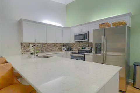 Condo in Palm Harbor, Florida, 2 bedrooms  № 1733862 - photo 14