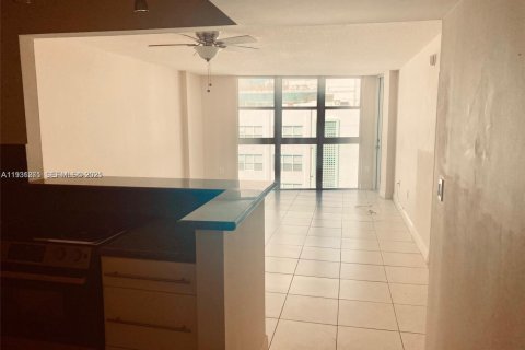 Снять в аренду кондоминиум в Майами-Бич, Флорида 1 спальня, 69.68м2, № 1989839 - фото 4