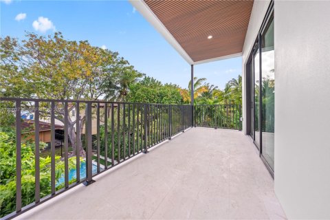 Adosado en venta en Miami, Florida, 4 dormitorios, 244.8 m2 № 2068220 - foto 28