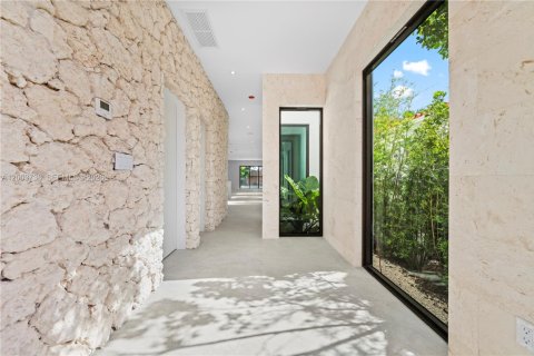 Adosado en venta en Miami, Florida, 4 dormitorios, 244.8 m2 № 2068220 - foto 6