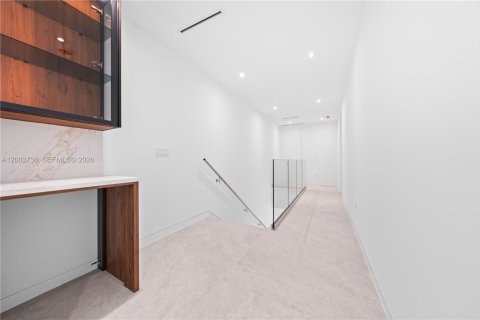 Adosado en venta en Miami, Florida, 4 dormitorios, 244.8 m2 № 2068220 - foto 20