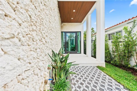 Adosado en venta en Miami, Florida, 4 dormitorios, 244.8 m2 № 2068220 - foto 4