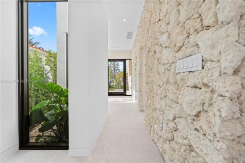 Adosado en venta en Miami, Florida, 4 dormitorios, 244.8 m2 № 2068220 - foto 7