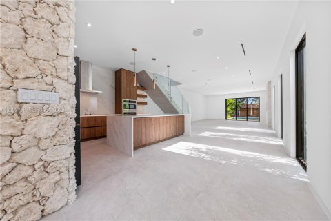 Adosado en venta en Miami, Florida, 4 dormitorios, 244.8 m2 № 2068220 - foto 8