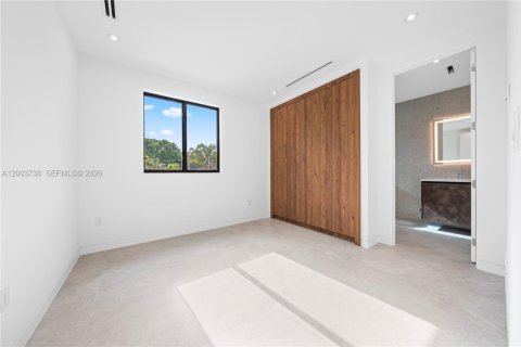 Adosado en venta en Miami, Florida, 4 dormitorios, 244.8 m2 № 2068220 - foto 30