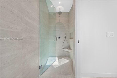 Adosado en venta en Miami, Florida, 4 dormitorios, 244.8 m2 № 2068220 - foto 25