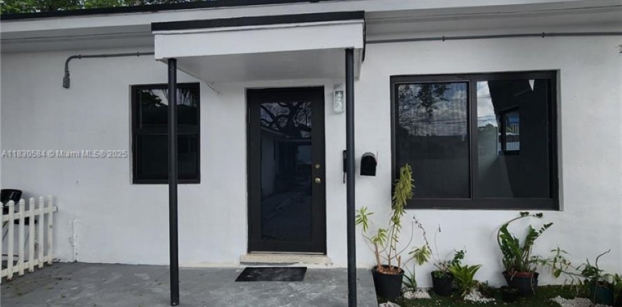 Villa ou maison à Miami, Floride 2 chambres, 55.74 m2 № 1811825