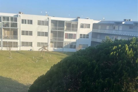 Copropriété à louer à Hollywood, Floride: 2 chambres, 88.54 m2 № 2029026 - photo 10