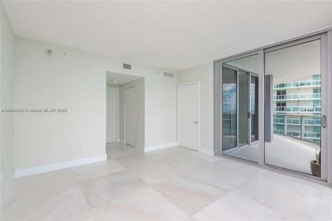 Condo in Miami, Florida, 3 bedrooms  № 1965068 - photo 15