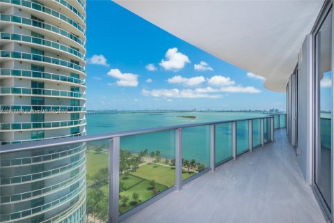 Condo in Miami, Florida, 3 bedrooms  № 1965068 - photo 4
