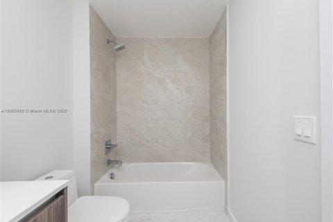 Condo in Miami, Florida, 3 bedrooms  № 1965068 - photo 23