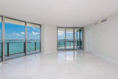 Condo in Miami, Florida, 3 bedrooms  № 1965068 - photo 19