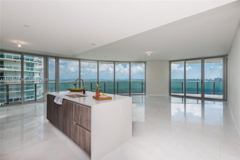 Condo in Miami, Florida, 3 bedrooms  № 1965068 - photo 10
