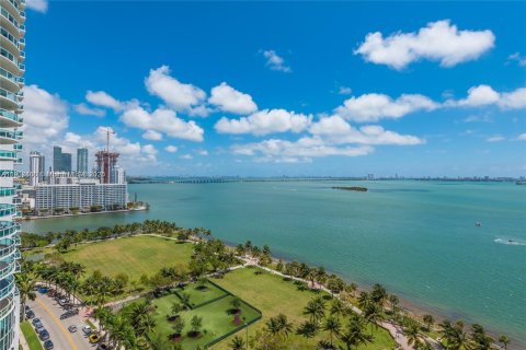 Condo in Miami, Florida, 3 bedrooms  № 1965068