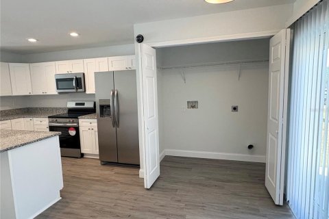 House in Lake Wales, Florida 3 bedrooms, 122.82 sq.m. № 1613690 - photo 9