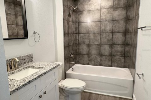House in Lake Wales, Florida 3 bedrooms, 122.82 sq.m. № 1613690 - photo 15