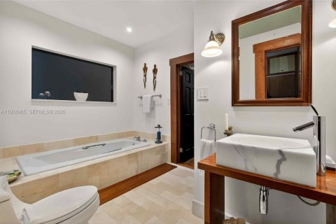 Купить виллу или дом в Майами, Флорида 4 спальни, 213.68м2, № 1997252 - фото 21