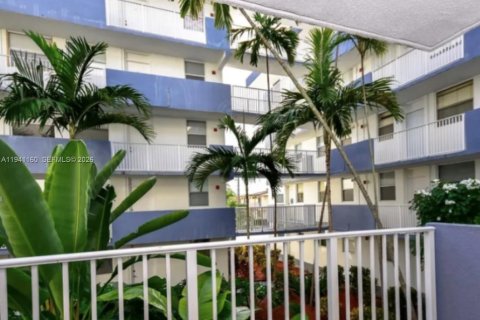 Copropriété à louer à North Bay Village, Floride: 1 chambre, 57.6 m2 № 2056820 - photo 5