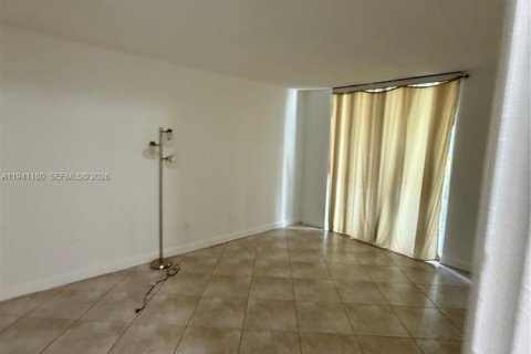 Copropriété à louer à North Bay Village, Floride: 1 chambre, 57.6 m2 № 2056820 - photo 3