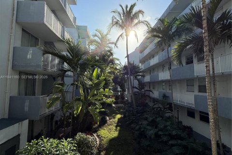 Copropriété à louer à North Bay Village, Floride: 1 chambre, 57.6 m2 № 2056820 - photo 1
