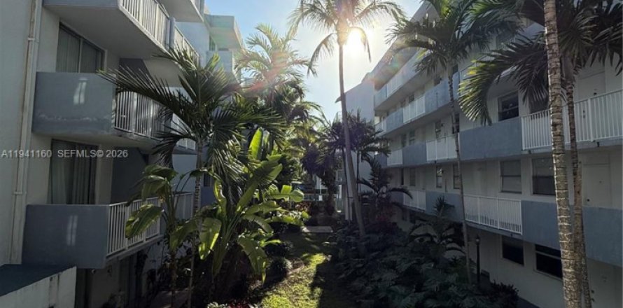 Condo à North Bay Village, Floride, 1 chambre № 2056820