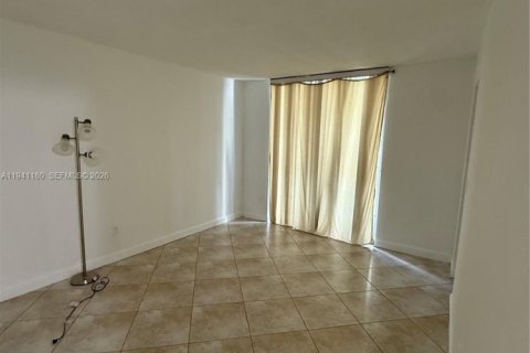 Copropriété à louer à North Bay Village, Floride: 1 chambre, 57.6 m2 № 2056820 - photo 4