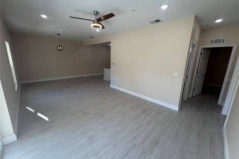 Apartamento en alquiler en Eustis, Florida, 2 dormitorios, 111.48 m2 № 1652336 - foto 7