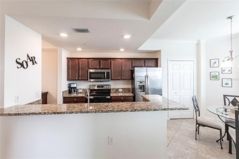 Condo in Bradenton, Florida, 2 bedrooms in LAKEWOOD NATIONAL  № 1915277 - photo 5
