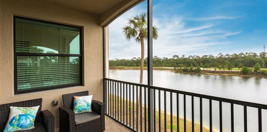 Condo in Bradenton, Florida, 2 bedrooms in LAKEWOOD NATIONAL № 1915277