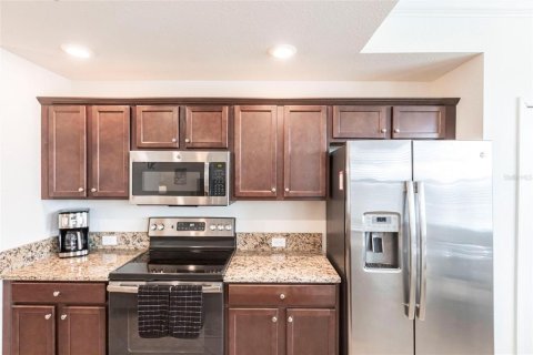 Condo in Bradenton, Florida, 2 bedrooms in LAKEWOOD NATIONAL  № 1915277 - photo 6