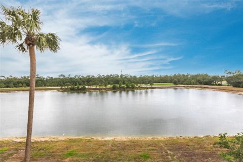 Condo in Bradenton, Florida, 2 bedrooms in LAKEWOOD NATIONAL  № 1915277 - photo 26