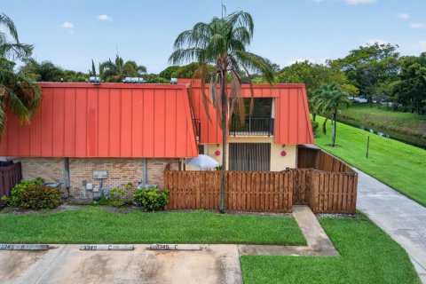 Townhouse in Palm Beach Gardens, Florida 2 bedrooms, 110 sq.m. № 2175933