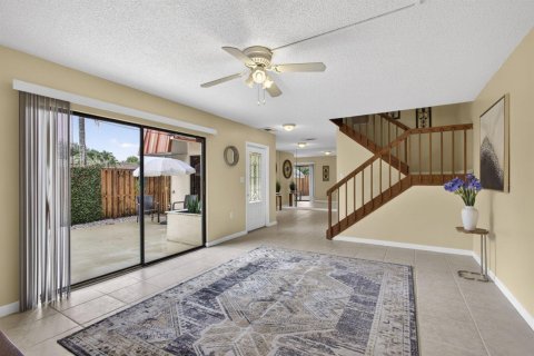Townhouse in Palm Beach Gardens, Florida 2 bedrooms, 110 sq.m. № 2175933 - photo 14
