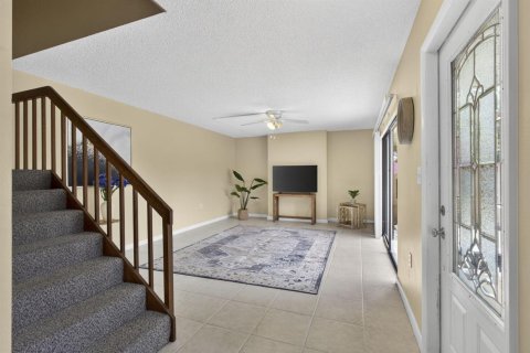 Townhouse in Palm Beach Gardens, Florida 2 bedrooms, 110 sq.m. № 2175933 - photo 9