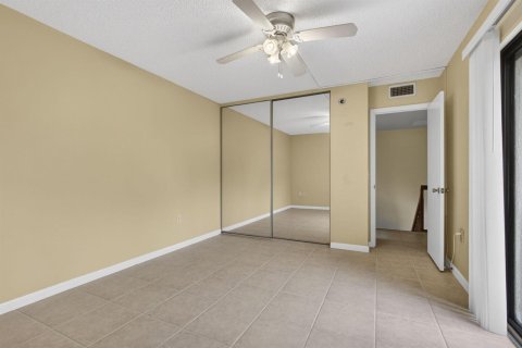 Townhouse in Palm Beach Gardens, Florida 2 bedrooms, 110 sq.m. № 2175933 - photo 23